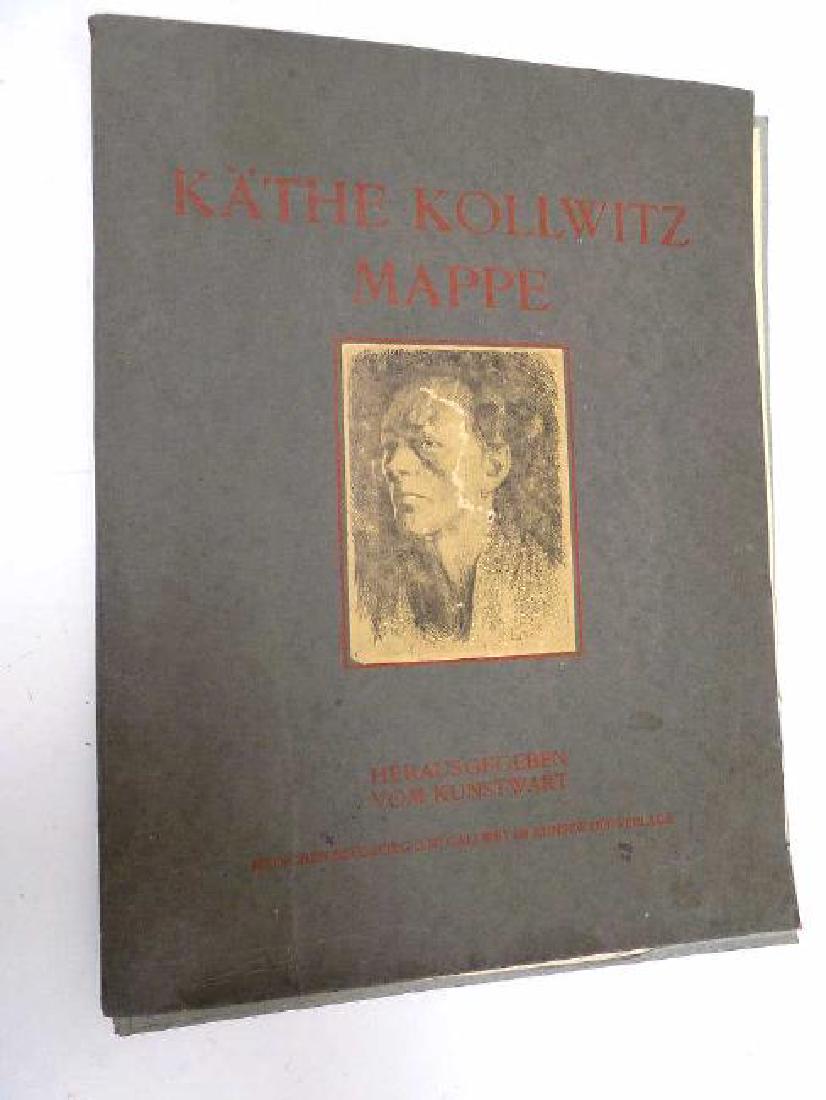 KATHE KOLLWITZ MAPPE PRINTS ART PORTFOLIO: Kathe Kollwitz German 1867-1945 - Rare Portfolio of 14 Artwork Lithoraph Prints of etchings & woodblocks depicting expressionism during poverty and war. Published by Herausgegeben Vom Kunstwart Verlag