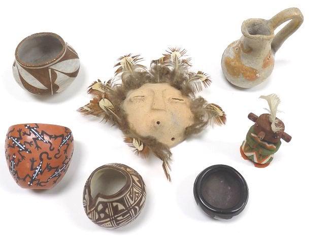 GROUP OF 6 AMERICAN INDIAN POTTERY MINIATURES (1 of 3)