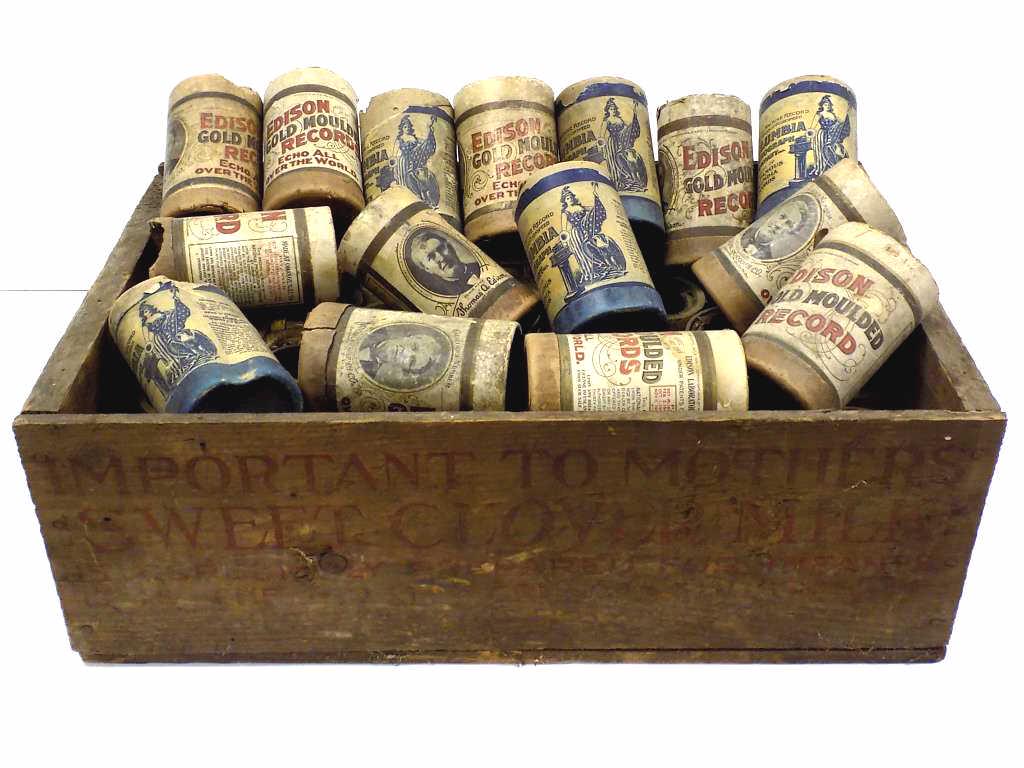 SWEET CLOVER MILK CRATE EDISON CYLINDERS & HORN (1 of 4)