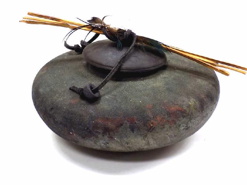 RAKU MIDCENTURY ART POTTERY SIGNED COVERED JAR (1 of 3)