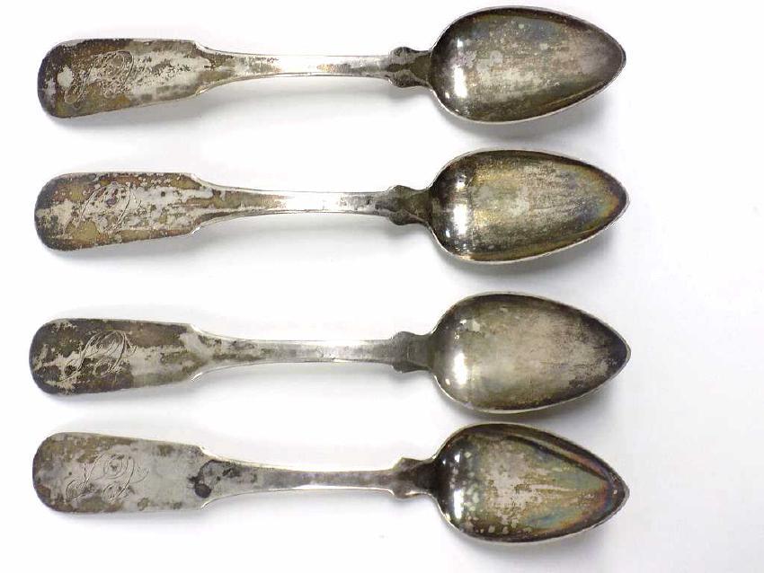 EARLY AMERICAN CURTISS TILES COIN SILVER SPOONS (1 of 3)