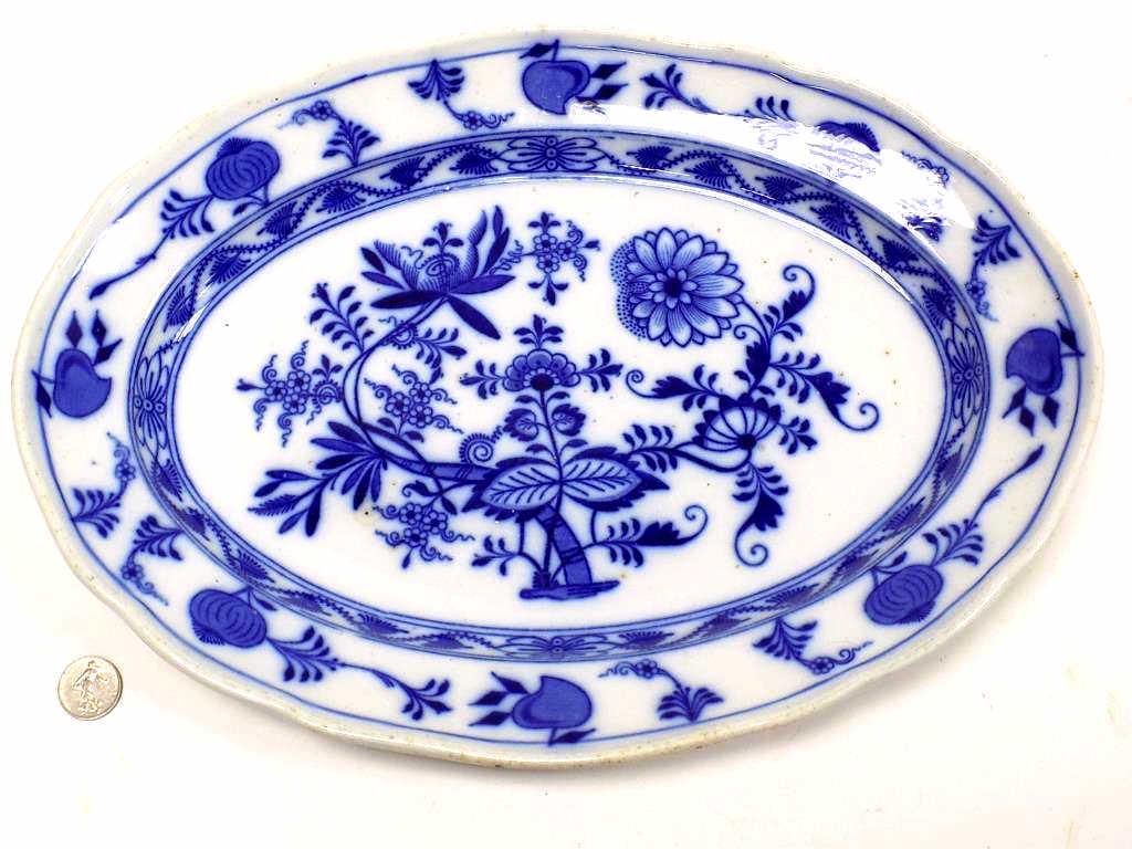 MEISSEN CAULDON BLUE ONION SERVING PLATTER (1 of 2)