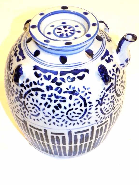 CHINESE MING DYNASTY BLUE & WHITE TEA POT: Chinese Ming Dynasty Blue and White Porcelain Tea Pot with Original Lid. Height 8". Width 7"