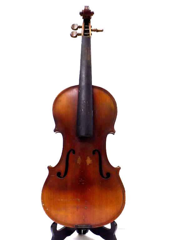 ANTONIUS STRADIVARIUS CREMONENFIS VIOLIN REPLICA: Antique Antonius Stradivarius Cremonenfius replica model violin . Spruce top , maple neck & body, rosewood fingerboard & tuning pegs (1 absent) vernice bianca tone color. L 23". Condition: as found.