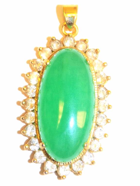 CHINESE GOLD VERMEIL JADEITE PENDANT (1 of 2)