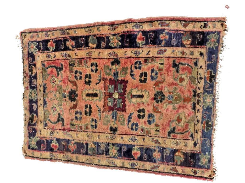 19TH CENTURY PERSIAN SAROUK RUG MAT (1 of 2)
