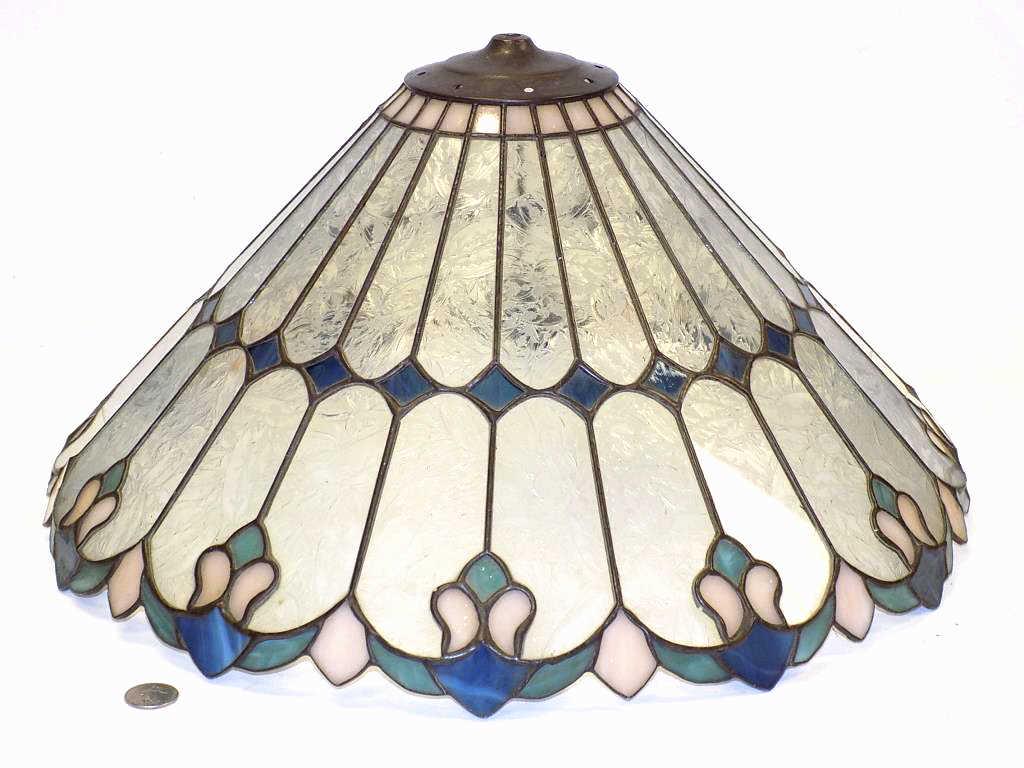 TIFFANY STYLE ART NOUVEAU LEADED GLASS SHADE (1 of 2)