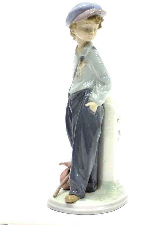LLADRO - HOBO BOY PORCELAIN FIGURE (1 of 4)