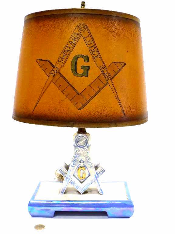 FREEMASONS PORCELAIN LUSTER TABLE LAMP (1 of 3)