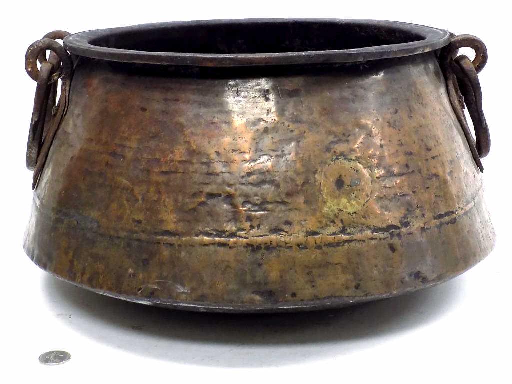 18TH CENTURY PENNSYLVANIA DUTCH COPPER CAULDRON (1 of 3)
