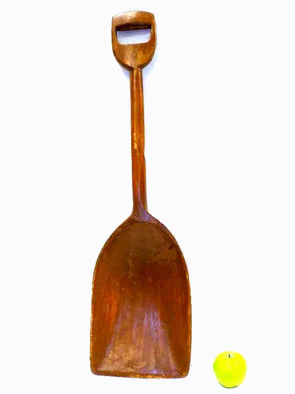 PRIMITIVE COUNTRY FOLK ART CARVED GRAIN SHOVEL (1 of 2)
