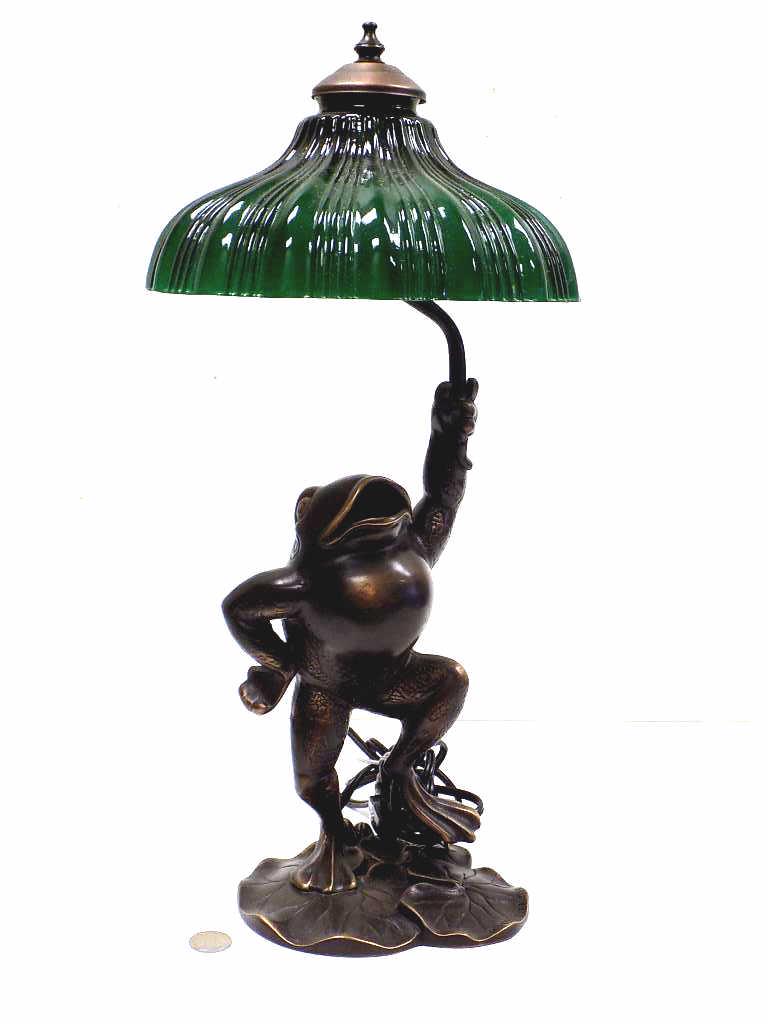 DECORATIVE EMERALD GLASS BRONZE FROG LAMP (1 of 4)