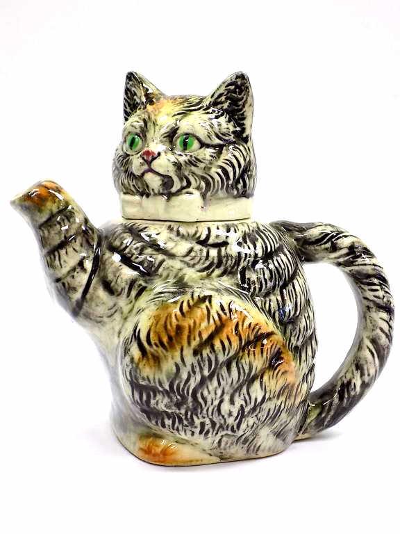 ANTIQUE PORCELAIN CAT TEA POT (1 of 4)