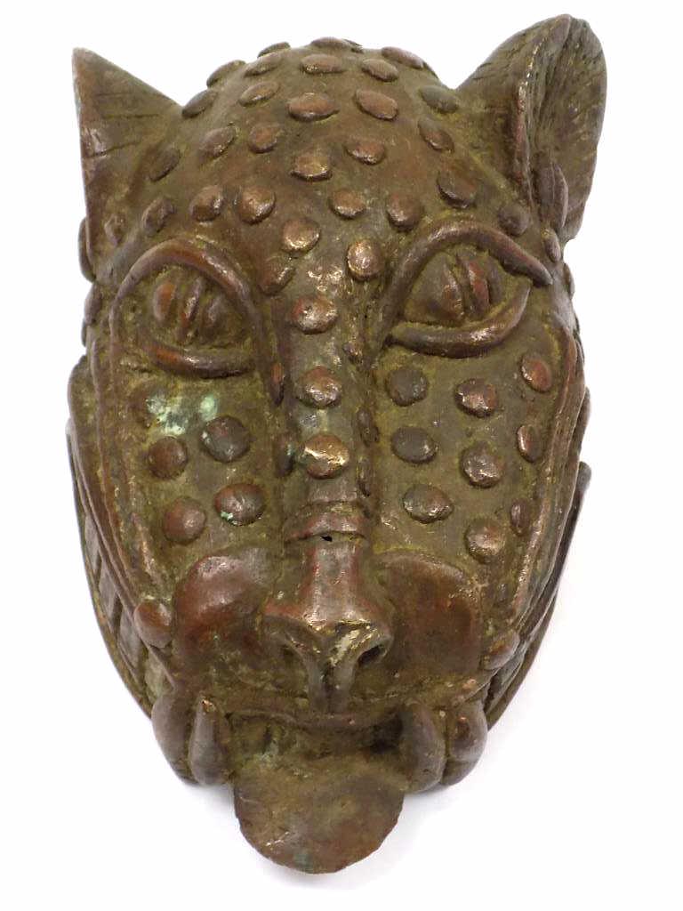 ANTIQUE AFRICAN BRONZE TIGER HEAD (1 of 4)