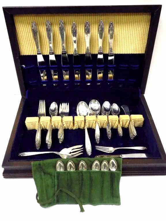 INTERNATIONAL SILVER CO. STERLING PRELUDE SERVICE (1 of 4)