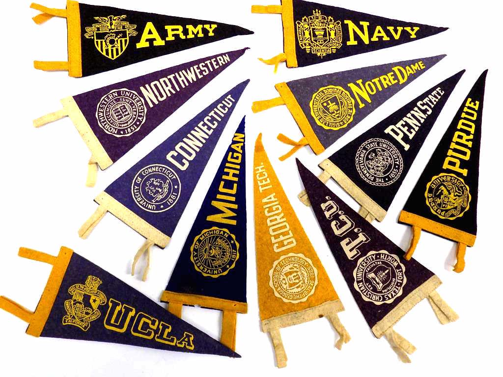 VINTAGE COLLEGE FOOTBALL FELT PENNANTS LOT (1 of 1)