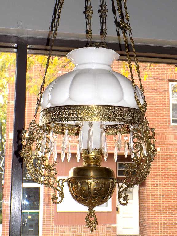 VICTORIAN FIGURAL BRASS HANGING OIL LAMP (1 of 4)