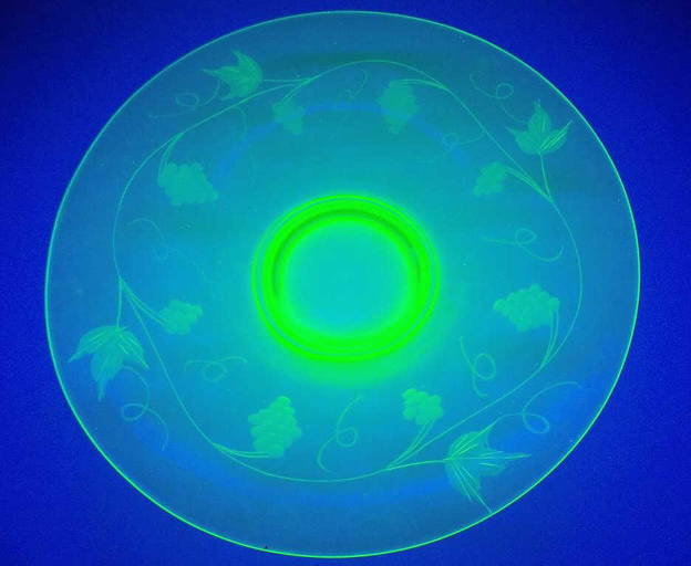 BIG CAMBRIDGE URANIUM VASELINE GLASS FRUIT BOWL Dec 18, 2022 Great