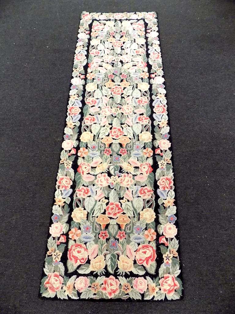 AMERICAN FLORAL HOOKED RUG RUNNER (1 of 2)