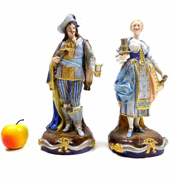 DUBOY - RENAISSANCE COUPLE FIGURINES (1 of 7)