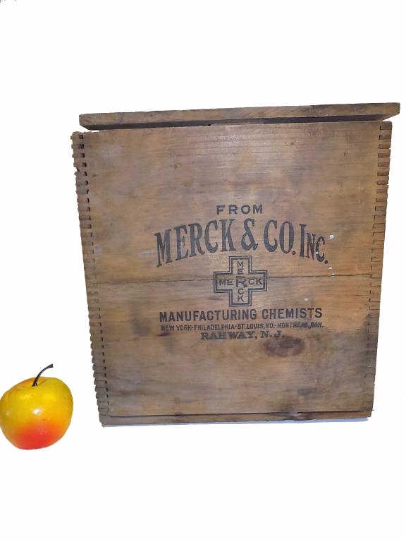 1800'S MERCK & CO. INC. ADVERTISING CRATE (1 of 2)