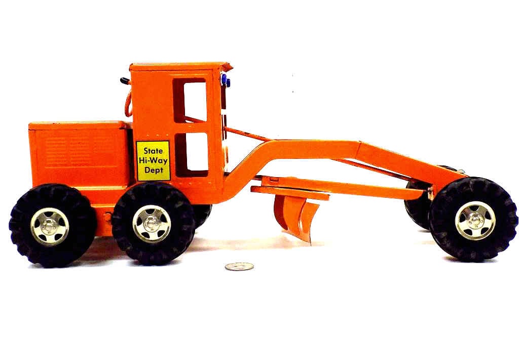 1950'S TONKA PRESSED STEEL DIESEL 600 ROAD GRADER: Vintage 1950's Tonka Pressed Steel Diesel No. 600 Road Grader. Original Orange Paint. Very Nice Condition. Height 7" x Length 17"