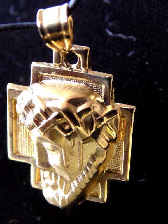14K GOLD JESUS NECKLACE PENDANT (1 of 3)