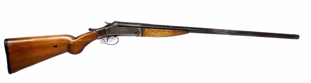 STEVENS ARMS & TOOL CO 12 GAUGE SHOT GUN: Vintage Stevens Arms & Tool Co. 12 Gauge Tip Up Action Shot gun. Circa 1928. Old Western Style with Maple Wood Body, Checkered Action Lever, Logo Butt Plate. Working Order. Ref 20 NICS Check Required.