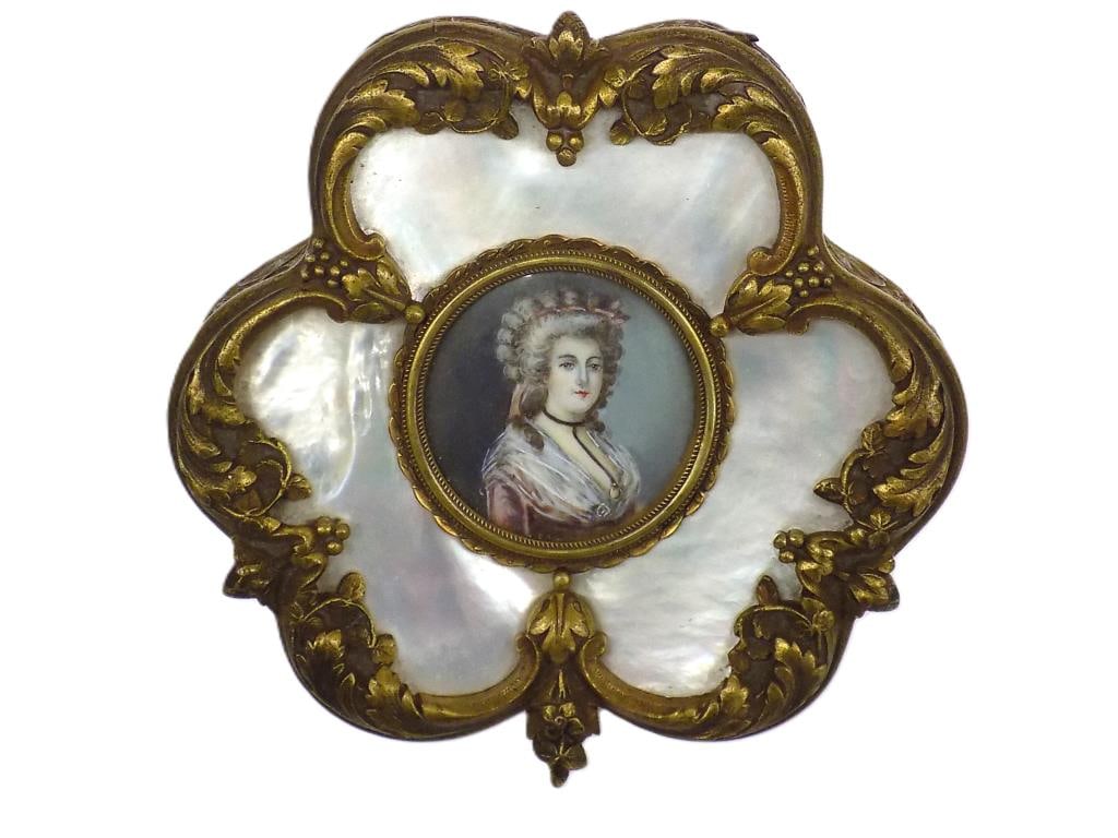 1800'S FRENCH VICTORIAN GILT BRONZED ACANTHUS BOX: Early 19th Century French Victorian Gilt Bronzed Metal Footed Vanity Box. Fancy Scrolled Acanthus Design Throughout. Fancy Lid Features Detailed Miniature Portrait Painting of a Regal Maiden. Gorgeous