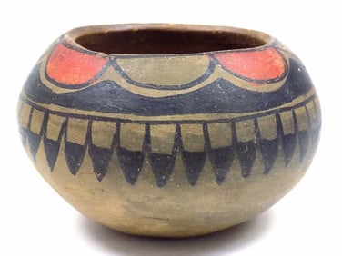 M. HAYES - NATIVE AMERICAN INDIAN BOWL
