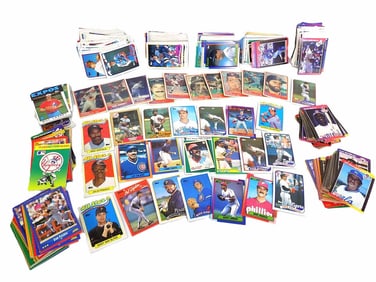 ASSORTED BASEBALL CARDS COLLECTION