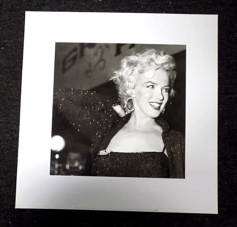 MARILYN MONROE BLACK AND WHITE PHOTO POSTER: Marilyn Monroe Black and White Photo Print. Approximately 16" x 16"