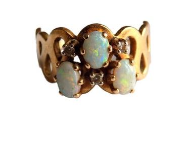 STYLISH 14K YELLOW GOLD TRIPLE OPAL & DIAMOND RING