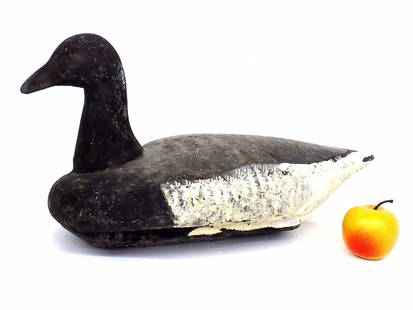 BIG AMERICAN FOLK ART GOOSE CARVED DECOY: Big Antique American Folk Art Goose Carved and Painted Wooden Working Decoy with Lead Weight. Height 10.50" x Length 18"