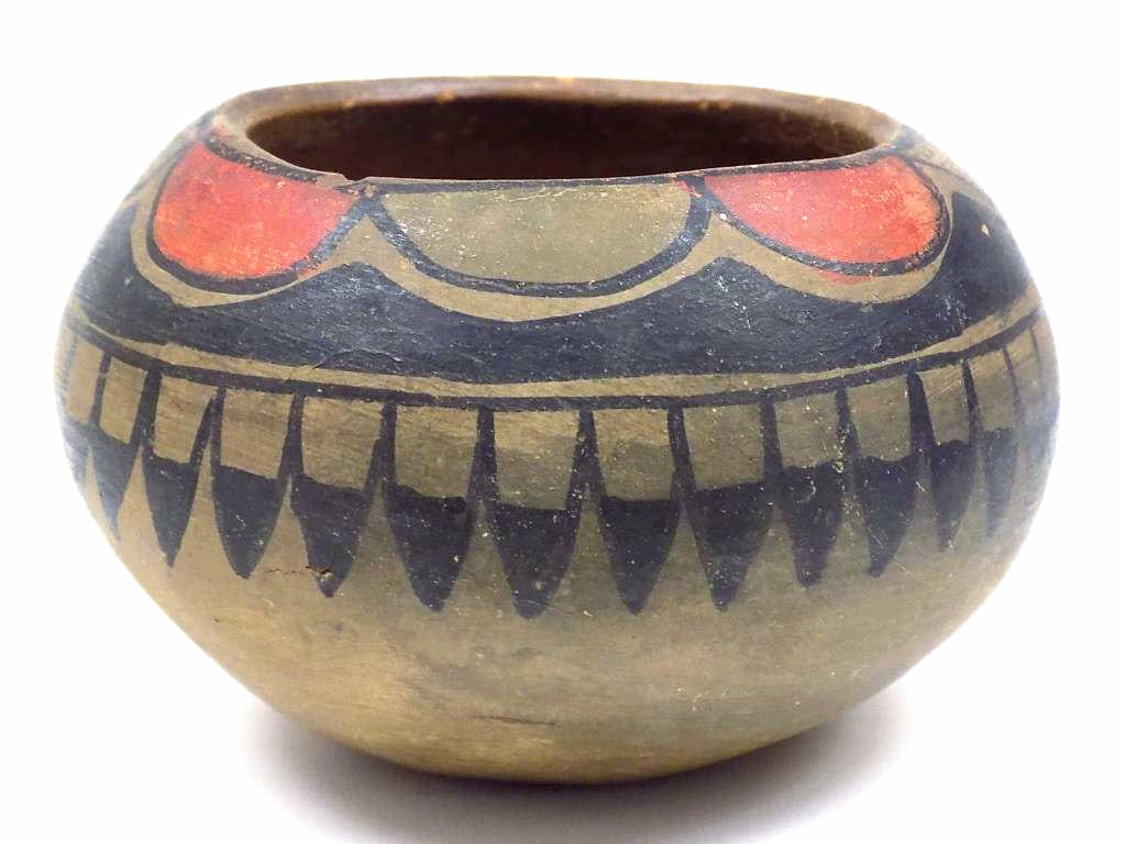 M. HAYES - NATIVE AMERICAN INDIAN BOWL (1 of 4)