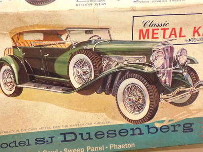 HUBLEY CLASSIC DUESENBERG CAR METAL MODEL KIT: Vintage 1950's Hubley Classic Metal Kit Duesenberg Automobile Kit. Die Cast Metal For The Master Car Modeler. Original Box with papers. Mostly Assembled
