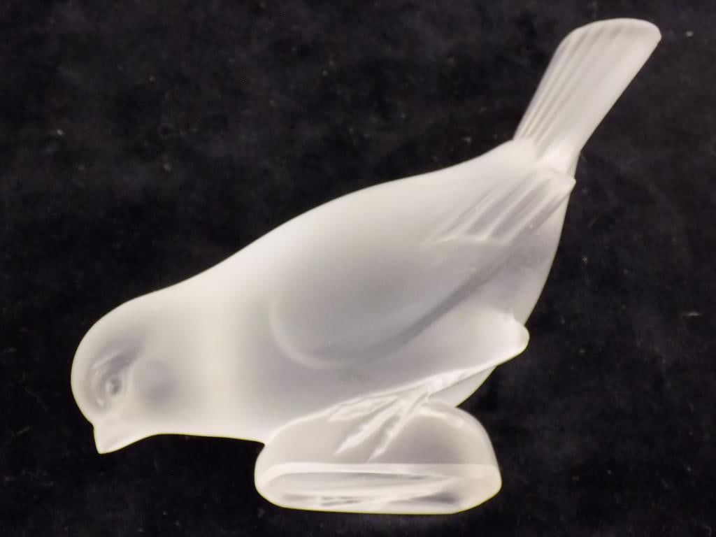 LALIQUE CRYSTAL ART GLASS BIRD: Lalique France Crystal Art Glass Bird Sculpture. Signed base. Height 4" x Width 2" x Length 6"