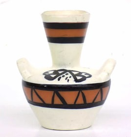 NATIVE AMERICAN PUEBLO INDIAN POTTERY VASE - SELBY