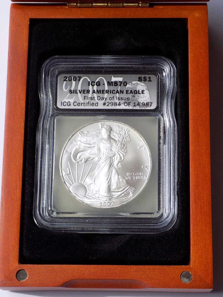 US MINT 2007 SILVER EAGLE 1ST DAY ISSUE ICG MS 70 (1 of 5)