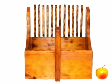 COUNTRY WOODEN CRANBERRY SCOOP