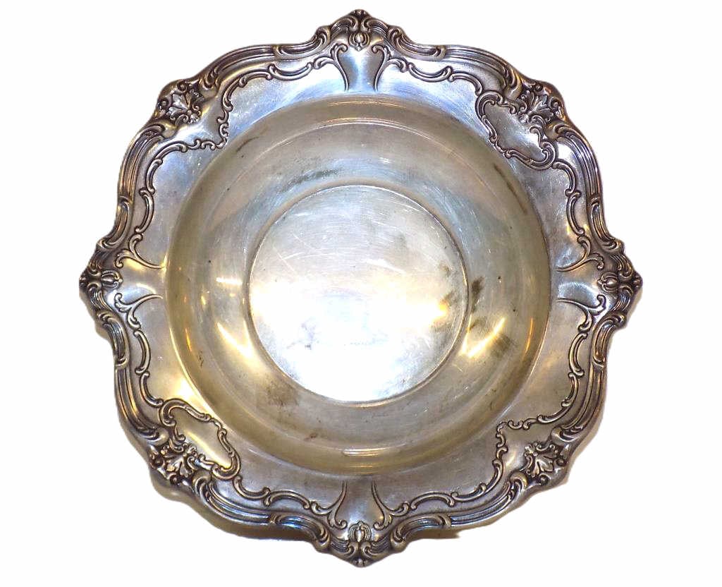 GORHAM CHANTILLY DUCHESS STERLING SILVER BOWL: Elegant Gorham Chantilly Duchess Pattern 739 Sterling Silver Bowl. Fancy Scrollwork Design. Height 1.25" x Width 6.25" x Length 6.25" 3.12 Troy oz