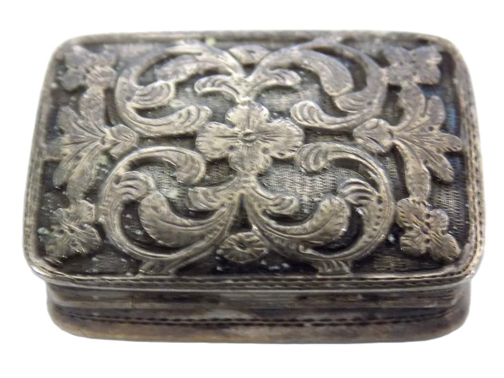 1840 NATHANIEL MILLS ENGLISH SILVER VINAIGRETTE (1 of 4)