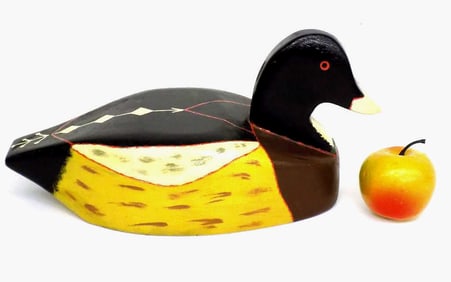 AMERICAN FOLK ART WOODEN DUCK CARVING