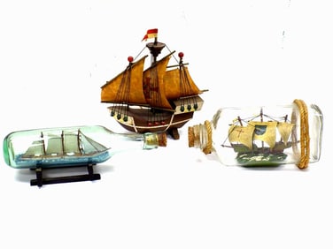 SHIP IN A BOTTLE MODELS AND GALLEON LAMP
