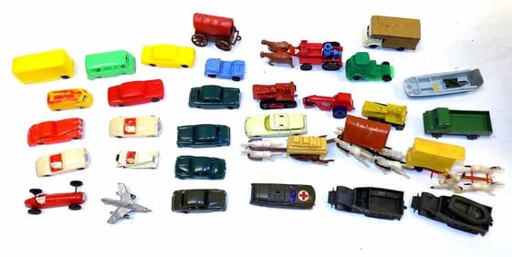VINTAGE 1950'S MINIATURE PLASTIC TOY CARS LOT