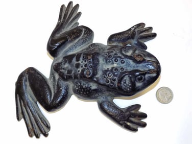 VIRGINIA METAL CRAFTERS 1966 CAST IRON FROG
