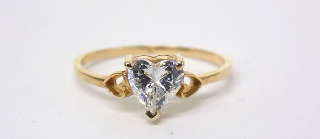 LOVELY SOLID 10K ROSE GOLD WHITE SAPPHIRE HEART RING