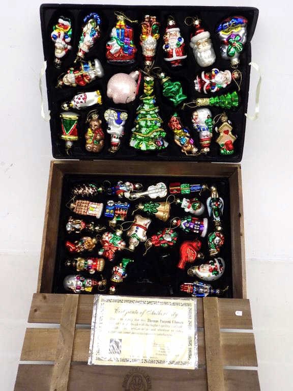 THOMAS PACCONI CLASSICS 2003 CHRISTMAS ORNAMENTS (1 of 8)