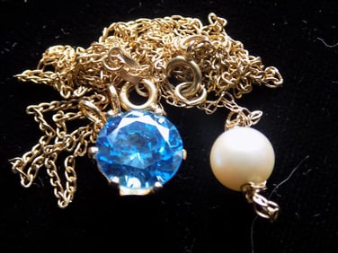 GORGEOUS BLUE STONE & 14K GOLD PEARL NECKLACE