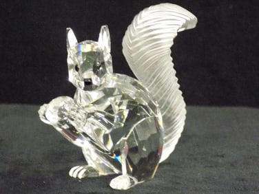 SWAROVSKI CRYSTAL ART GLASS SQUIRREL SCULPTURE